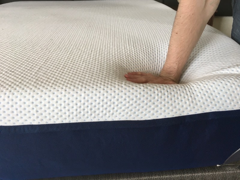 Mattress Pad vs. Topper: What's the Difference? - Amerisleep