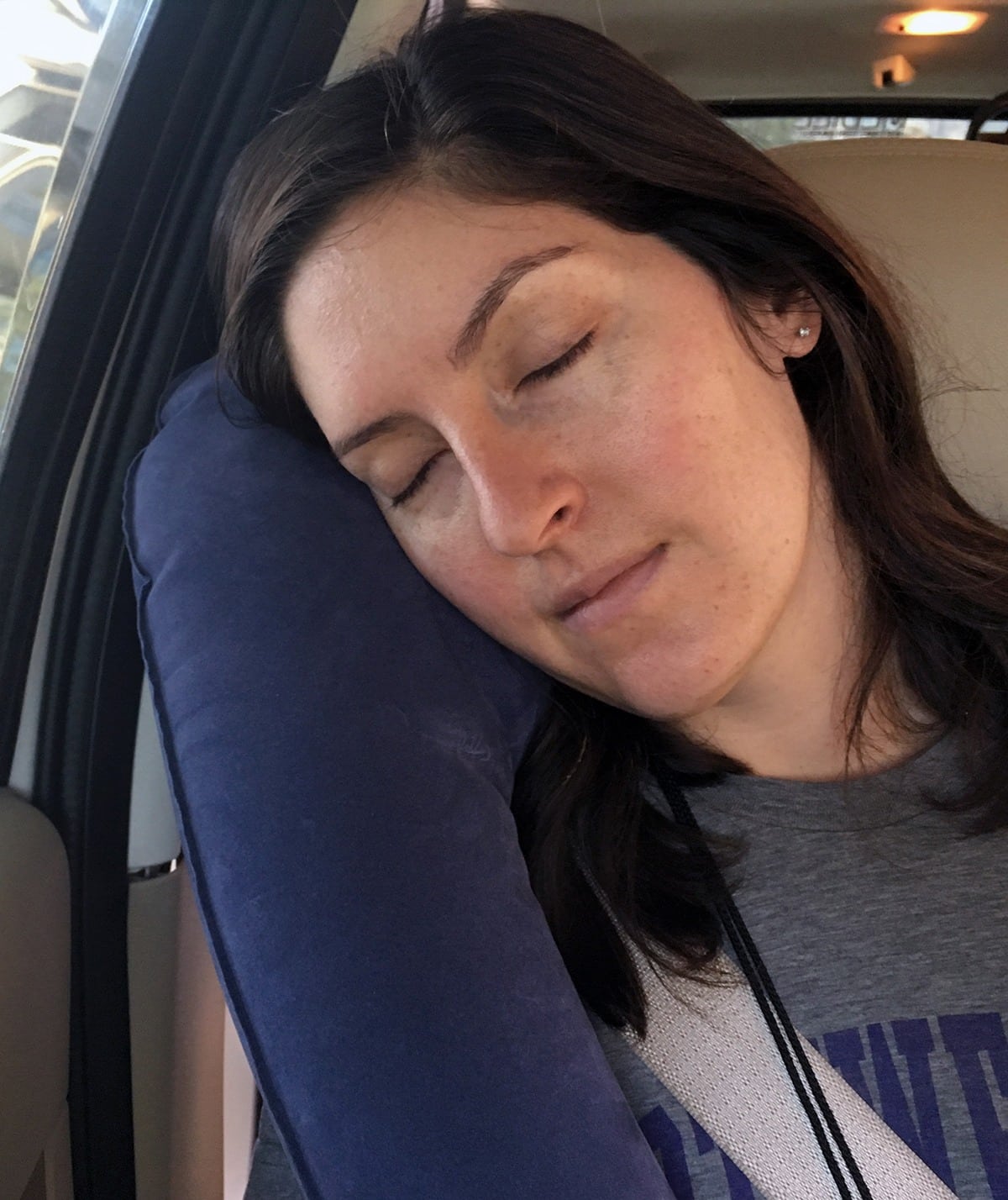 A travel massage pillow is down to $39 and will change flying forever - CNET