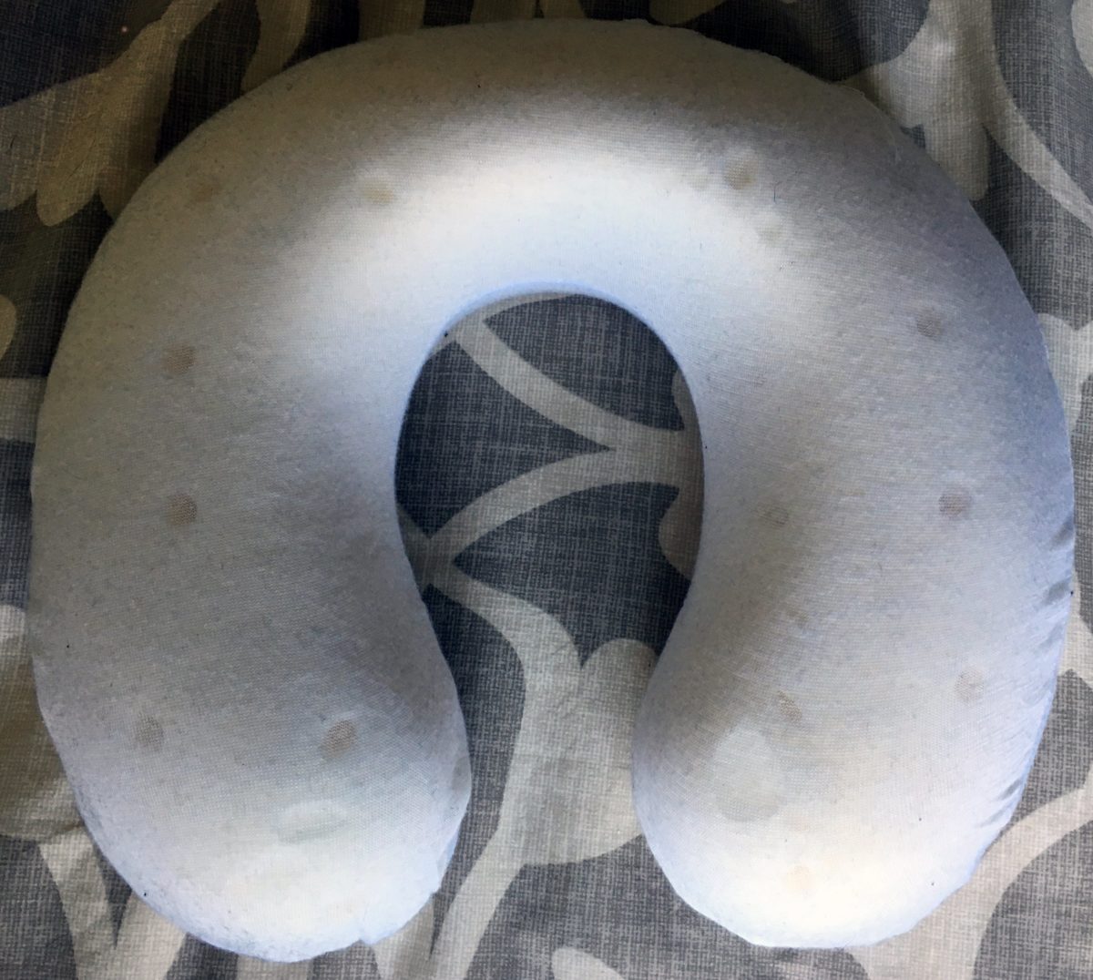 Aeris Memory Foam Travel Pillow Review Good Choice For You