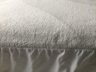 Luna Premium Mattress Protector Review - Mattress Clarity