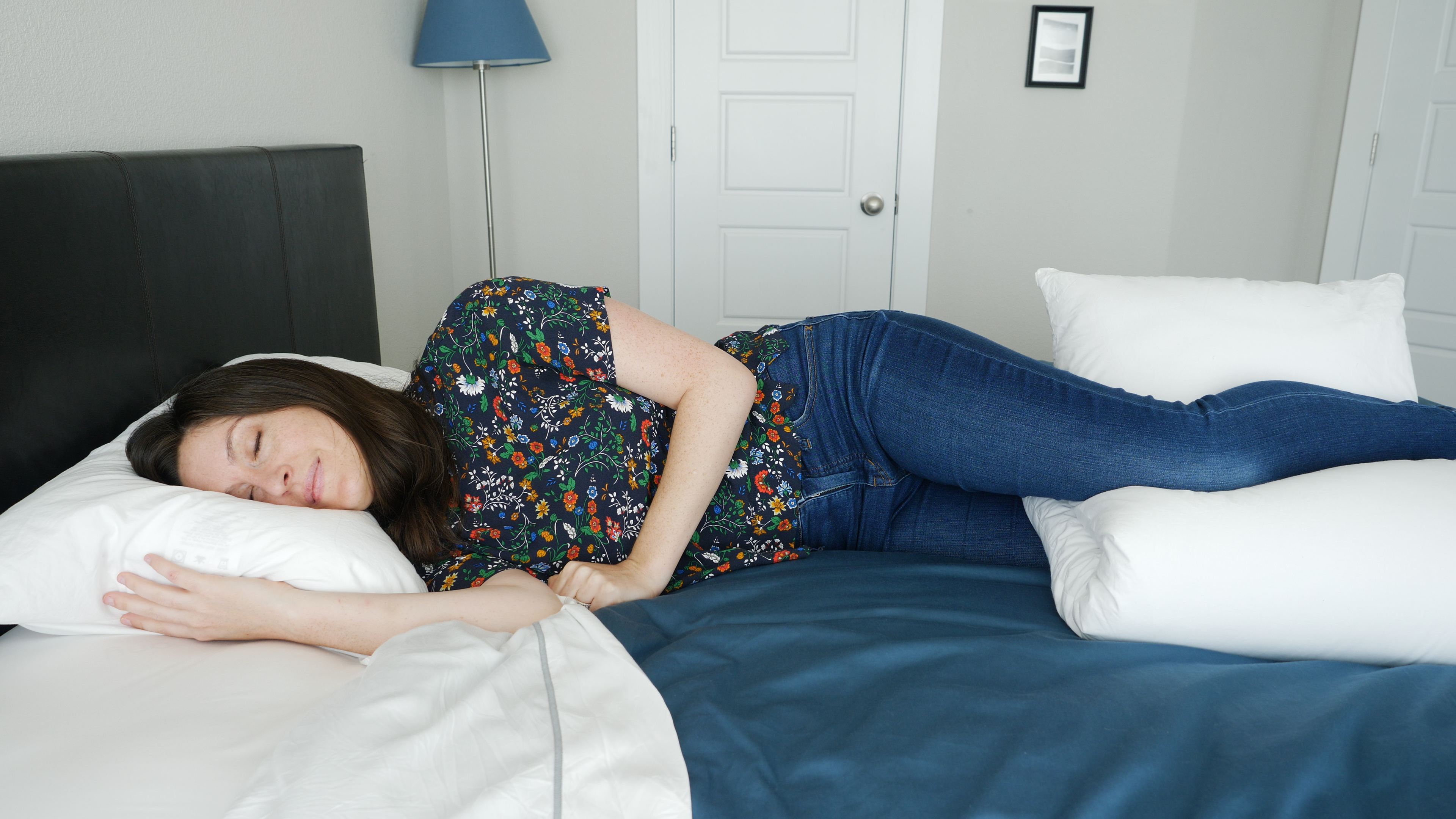 How to Sleep with Hip Pain (2024)