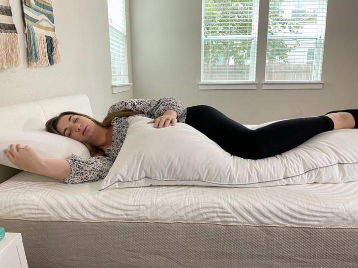 How to Sleep with a Body Pillow