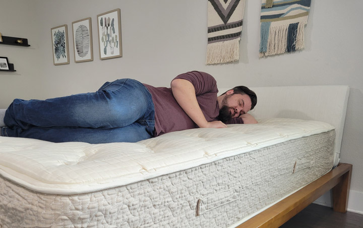 How To Keep Sheets On a Bed (2024) - Mattress Clarity