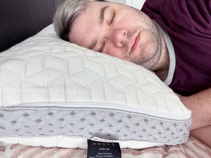 How Many Pillows Should You Sleep With? (2024) - Mattress Clarity